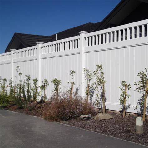 Fence With Trellis Graffiti Resistant Fences That Look Great For