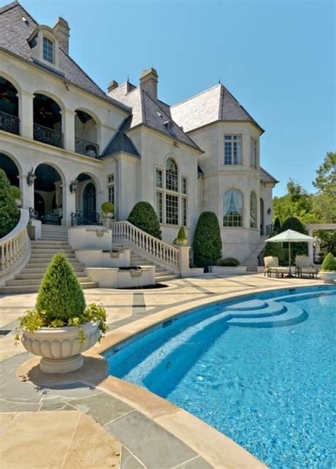 A beautiful pool house forming part of a traditional maltese townhouse built in the early 19th century and converted tastefully having all modern amenities. 6 Dream Houses: Desktop Photos