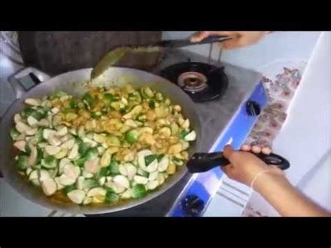 แกงเขียวหวานไก่-Green Curry chicken - YouTube