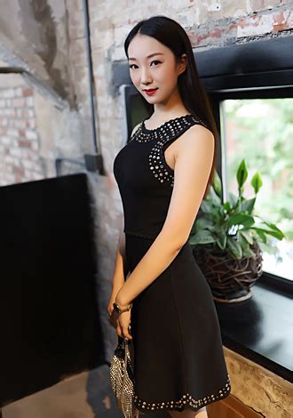 Asian Mature Dating Partner Wei From Zhengzhou 24 Yo Hair Color Black