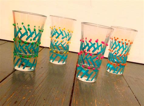 In this video, i'm going to show you how to make your very own diy painted shot glasses! DIY themed shot glasses. Puffy paint and decor marker | Shot glasses, Puffy paint, Glasses