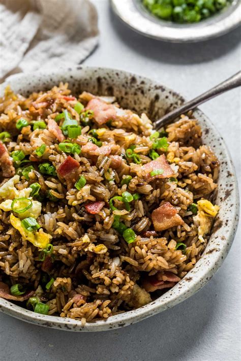 Chicken fried rice instant pot recipe. Side view of fried rice in bowl. | Instant pot recipes ...