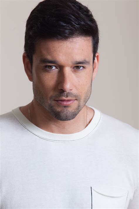 On tv, in 2016, he devoted himself to playing the villain ramses, achieving both national and international public and critical acclaim starring in the tv series. Un Villano Enigmático, Sergio Marone - El Especial