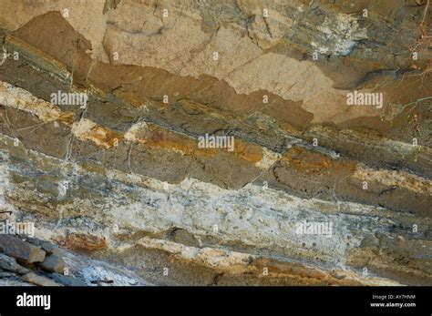 Faulted Strata Hi Res Stock Photography And Images Alamy