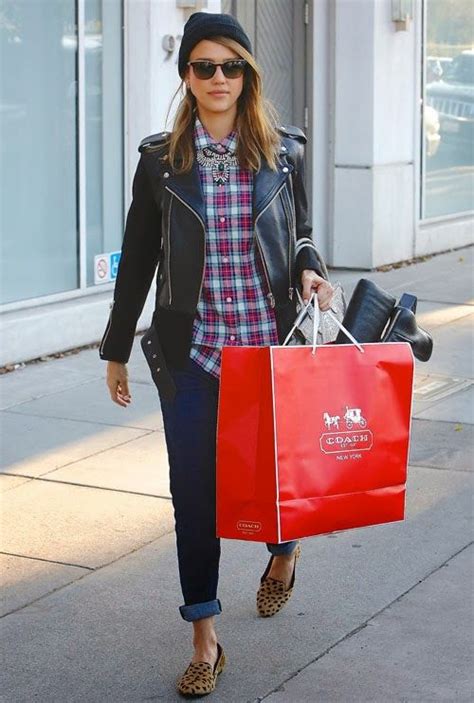 Look For Less Jessica Alba Style The Tiny Heart Celebrity Street