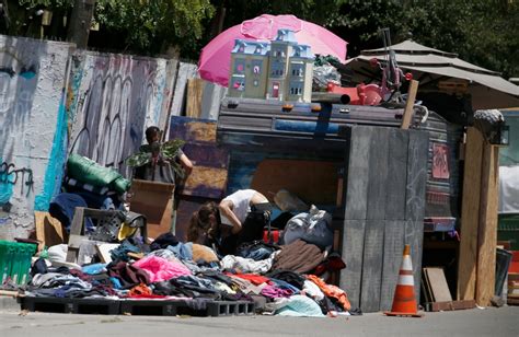 Oakland Passes Controversial New Homeless Encampment Policy