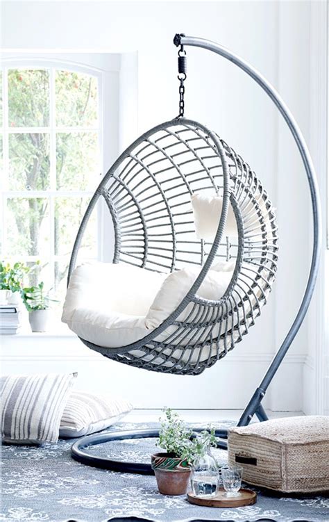 If you're looking to add some uniqueness and extra pizzazz throughout the house and have no idea how, look no further than with an eclectic and surprising. Get Creative With Indoor Hanging Chairs | Hanging chair ...
