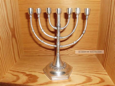 Dieser leuchter vereint sehr verschiedenartige elemente. Menora Chanukka Leuchter Silber Chanukah Judaica Chanukka ...