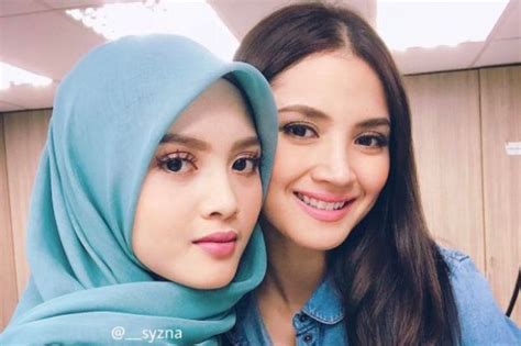 Drama yang merangkumi 24 episod ini mula ditayangkan pada 22 mei 2017. Rezeki Wajah Serupa Fazura, IG Gadis Ini Naik Mencanak ...