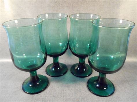 Green Water Glass Goblet Set Of 4 Beverage Barware Pedestal 12 Oz Pre Owned Set Of 4 Water