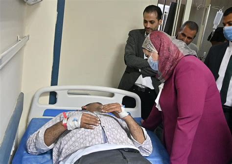 تلقت النيابة العامة إخطارًا صباح اليوم بوقوع حادث تصادم القطار رقم ١١٥ بسيارة نقل تجر مقطورة أمام مزلقان بقرية عامر بدائرة نيابة السويس. وزيرة التضامن الاجتماعى تتفقد حالة مصابى قطار طوخ بمستشفى ...