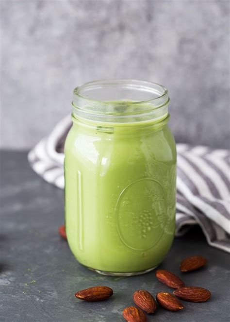 A smooth cup of matcha green tea latte is just perfect. DIY Iced Matcha Green Tea Latte | | Iced matcha, Matcha ...
