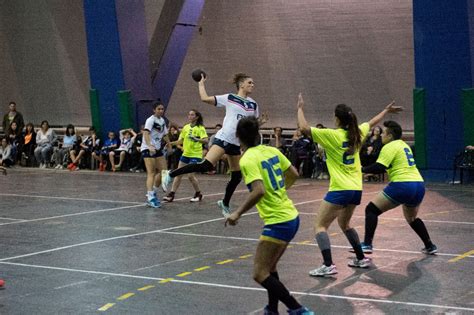 Handball 24 provides live handball scores and other handball information from around the world including world championship, champions league, european and asian handball leagues and other online handball results. "El Handball es un deporte muy inclusivo" / Vélez Sarsfield