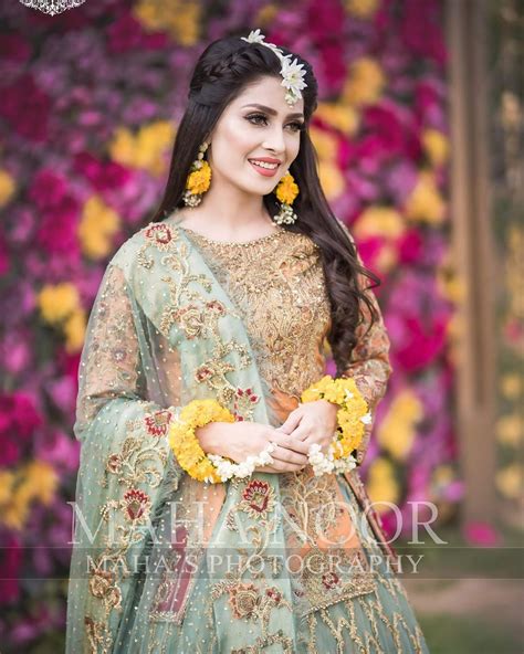 Ayeza Khan Is Looking Stunning In Her Latest Bridal Photo Shoot