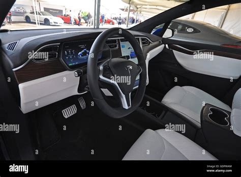 Tesla Model X P90d Is A Full Sized All Electric Crossover Suv Made By