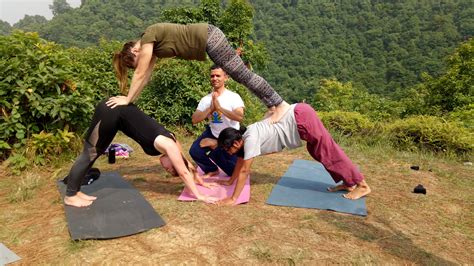 himalayan yoga resort yoga in nepal yoga meditation retreats