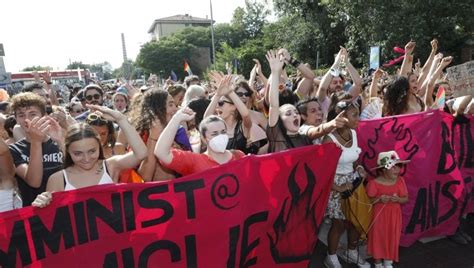 June is pride month and the time to show off your personal pride, or your support for the lgbtq+ community. Pride 2021, sfilano a migliaia nel cuore di Bologna: "E ...