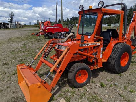 Kubota Tractor B2150 With La350a Loader 723 Hours 4wddoes Not Include
