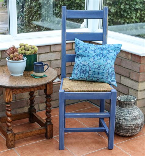 Diy Furniture Makeover A Quick And Easy Distressed Chair