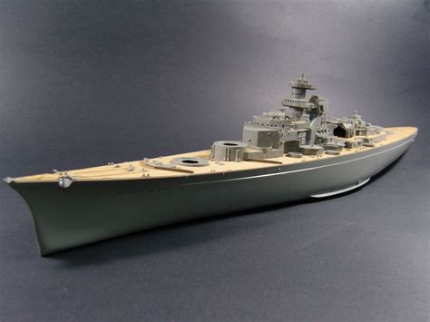 Artwoxs 05040 German Battleship Bismarck Wood Deck Aw10081 Model