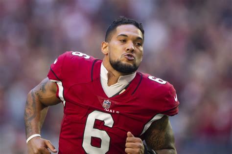 James Conner Signs Extension With Cardinals Cardiac Hill