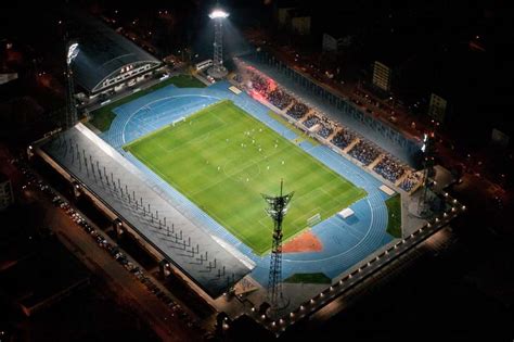 Stal mielec is currently on the 15 place in the ekstraklasa table. Stal Mielec Real Madryt : Stadion piłkarski i ...