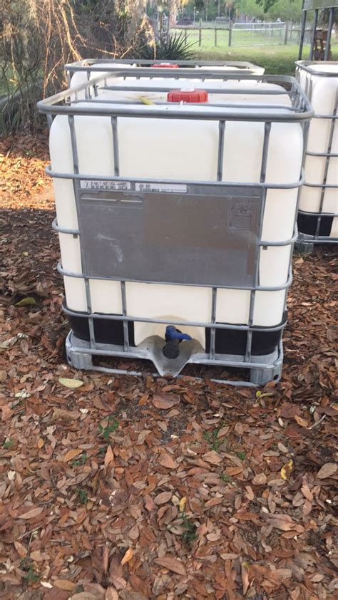 250 Gallon Ibc Water Tank Tote Good Condition For Sale In Plant City