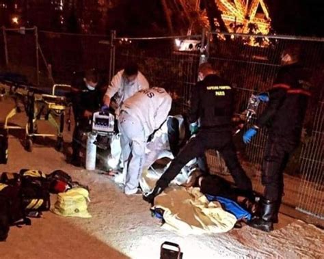 Paris Stabbing Muslim Women Stabbed Under Eiffel Tower Metro News