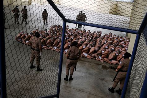 A Sneak Peek Into El Salvadors Overcrowded Prison Filled With Tattooed