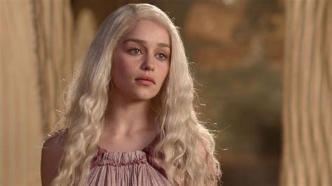 Emilia Clarke As Khaleesi Targaryen Hair Emilia Clarke Clarke Game Of Thrones