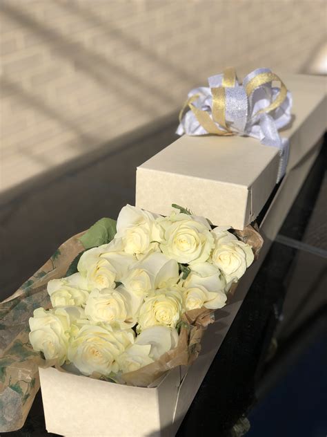 12 Long Stem White Roses In A Box In Philadelphia Pa Natures