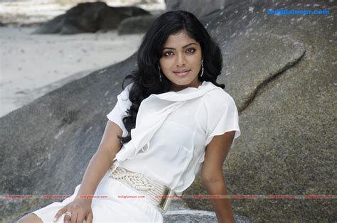 Reema Kallingal Actress Photoimagepics And Stills 89124