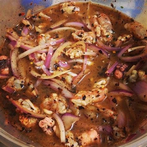 To brighten the color of the onion, add a splash of white vinegar. Aguachile de camarones y pulpo :) | Mi comida, mi estilo ...