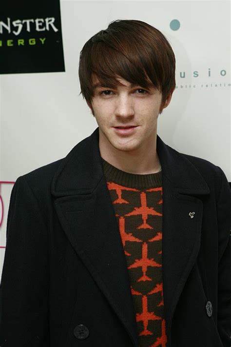 It was through his role as an actor that he came to terms with the music. Famosos de la TV: Drake Bell