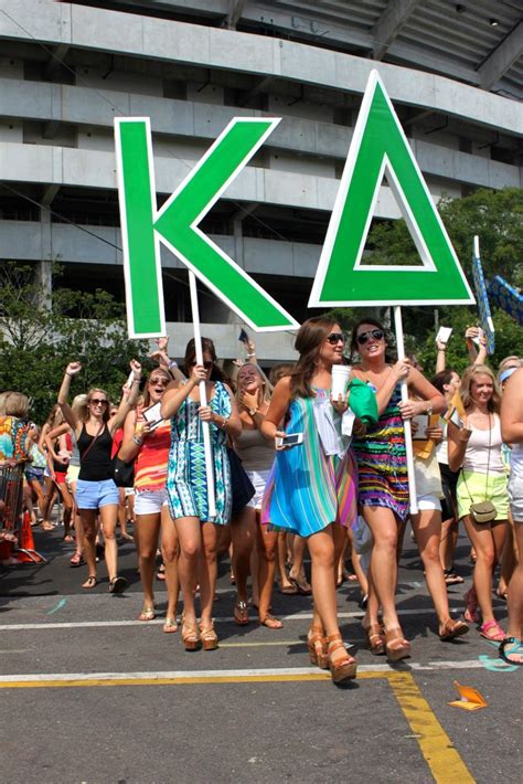 Kd And Their New Recruits Walking Out Of Bryant Denny At Ua Bid Day