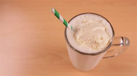 Do you want it thick and milky, or slushy and icy? Awas! Resipi 2 Minit Ini Akan Buat Anda 'Craving' Coconut ...