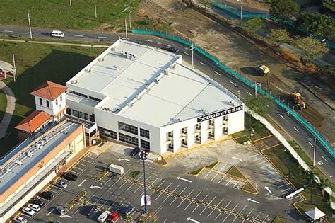 Descripciónexclusiva ubicación en el sur de cali en el barrio ciudad jardín, cerca de los mejores centros comerciales, colegios y universidades del sur de l. Gimnasio Body Tech Centro Comercial Jardín Plaza