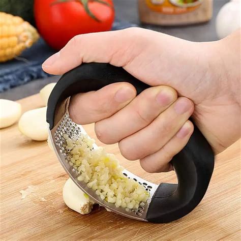 New Ring Garlic Crusher Silicone Peeler Stainless Steel Manual Garlic