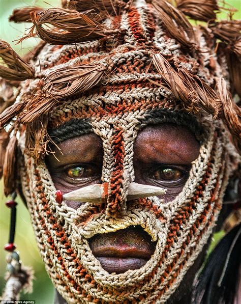 Stunning Photos Offer A Glimpse Into Indonesia S Rarely Seen Tribes Daily Mail Online