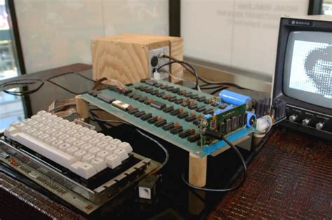 Working Apple 1 Computer Sold For Record 905000 At Bonhams Auction