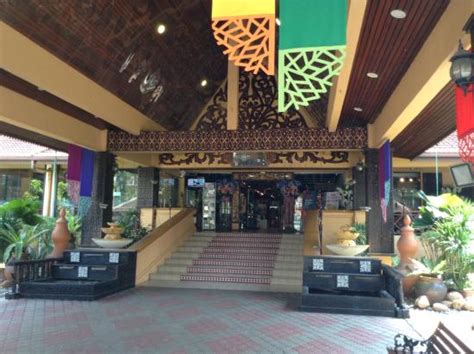 One of our top picks in kuala lumpur. main entrance - Picture of Craft Complex (Kompleks Budaya ...