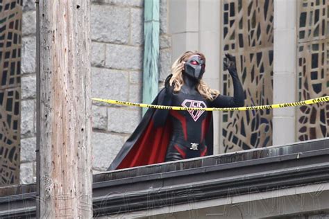 First Look At Melissa Benoist As Overgirl On Set Of ARROWVERSE Crossover SuperBroMovies