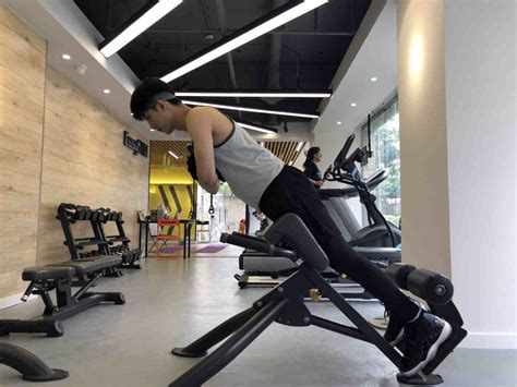 24小时开放，可网络预约教练广州这样的健身房越来越多 智能手环 健身房 健身 新浪新闻