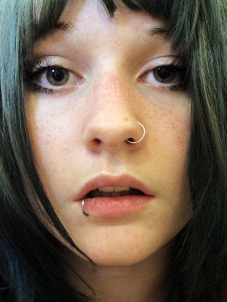 Side Labret Piercing In 2020 Lip Piercing Piercings For Girls