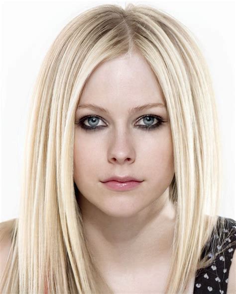 Avril Lavigne Of Avril Lavigne NUDE CelebrityNakeds Com