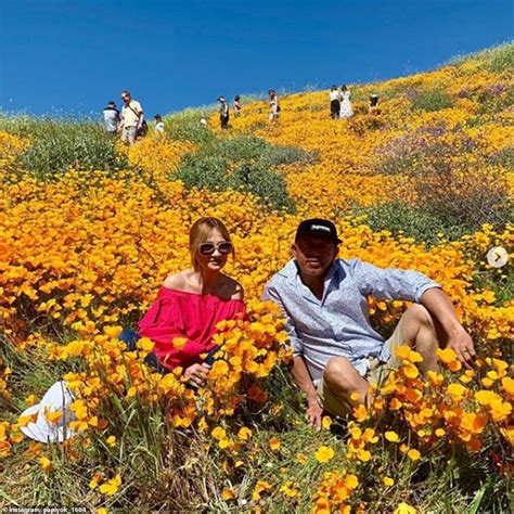 Crowds Force California City To Close Super Bloom Viewing Daily Mail