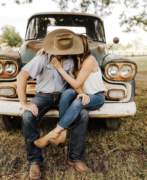 Pin By Leslie Kate On 🤠~country Aesthetic~🤠 Country Couples