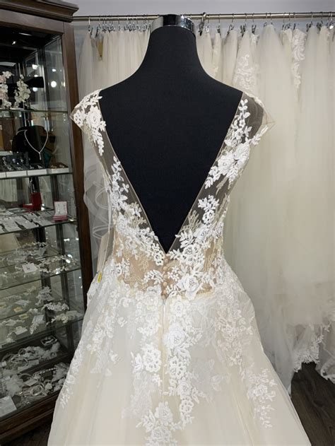 Pronovias Ofelia Sample Wedding Dress Save 64 Stillwhite