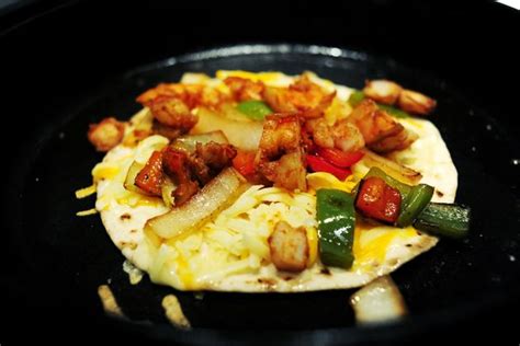Toss together the cheddar, monterey jack and pepper jack in a bowl; Quesadillas de Camarones | Recipe | Recipes, Quesadilla ...
