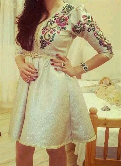 Check spelling or type a new query. Image Caftan court de Zineb Rais du tableau Caftan ...